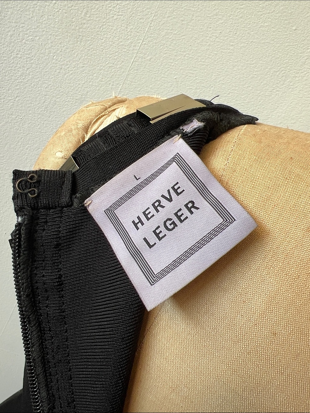 Legerbabe Herve Leger Black Mini Dress with Metallic Bar Details - Picture 3 of 3